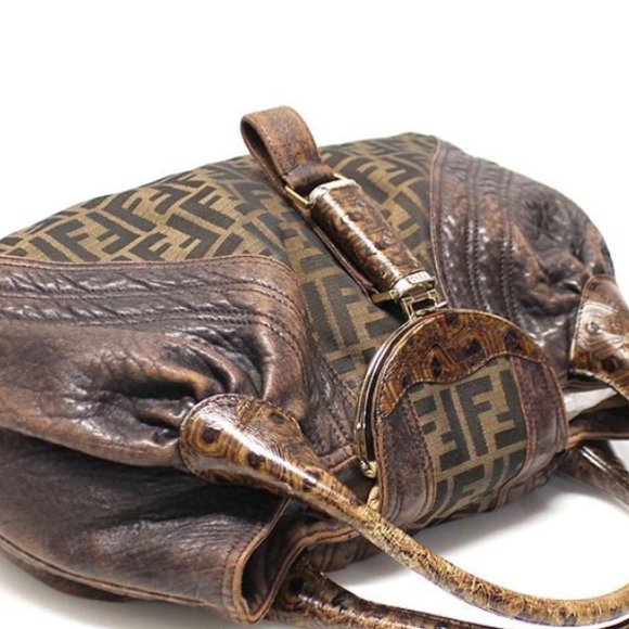 authentic FENDI Brown Leather Gold-plated Spy Shoulder Bag - Picture 1 of 15